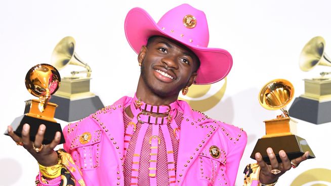 LIL NAS X lacht seine Hater aus